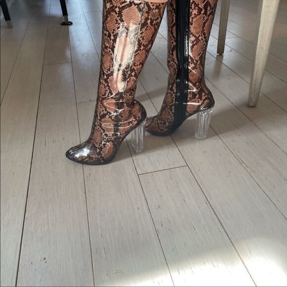 WILD DIVA SNAKE MOTIF PVC BOOTS. NEW. - Picture 4 of 7